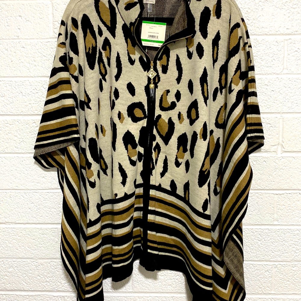 NWT Anne Klein poncho sweater is size large.